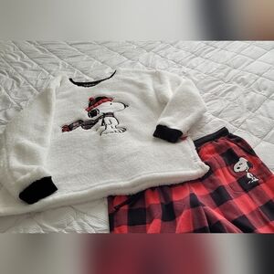 Women's Peanuts Soft Snoopy Pajama Set -NEW With Tags